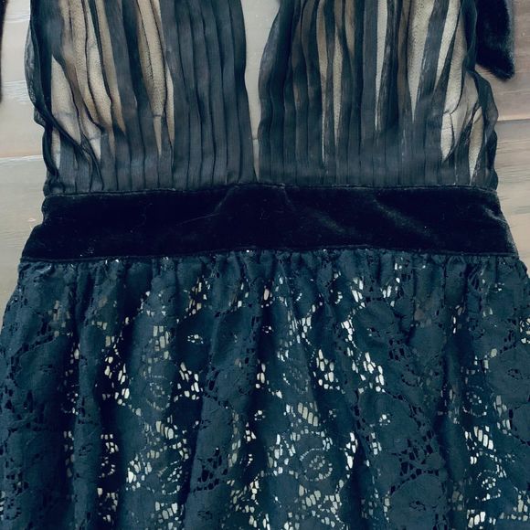 ASOS Petite Black & Cream Sheer Lace Open Back Halter Top Prom Dress | Size: 6/8 - Picture 3 of 11